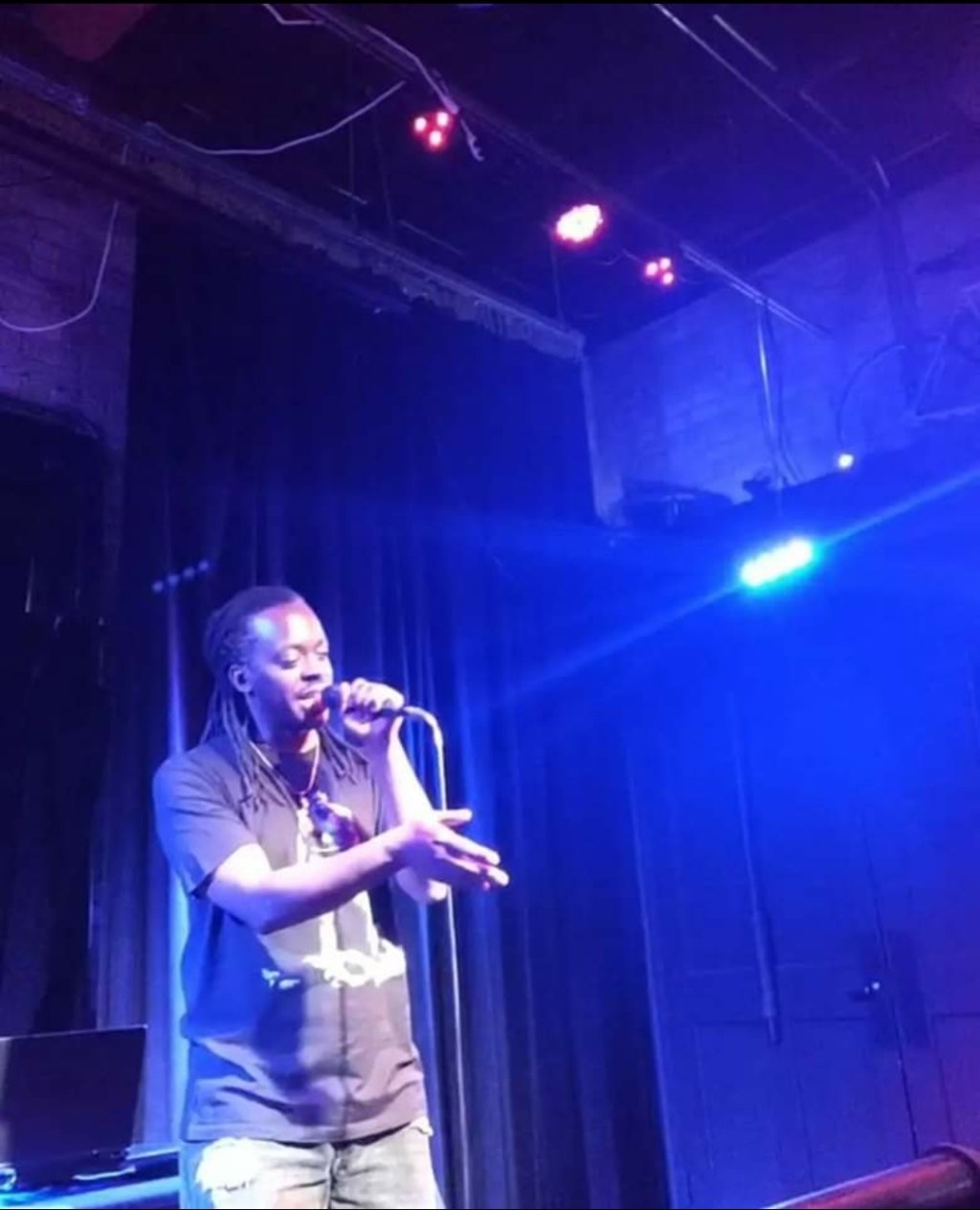 Dee Bomb performing at The MSP Airport in August&nbsp;2023!!